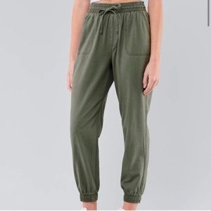 Hollister high rise army green joggers